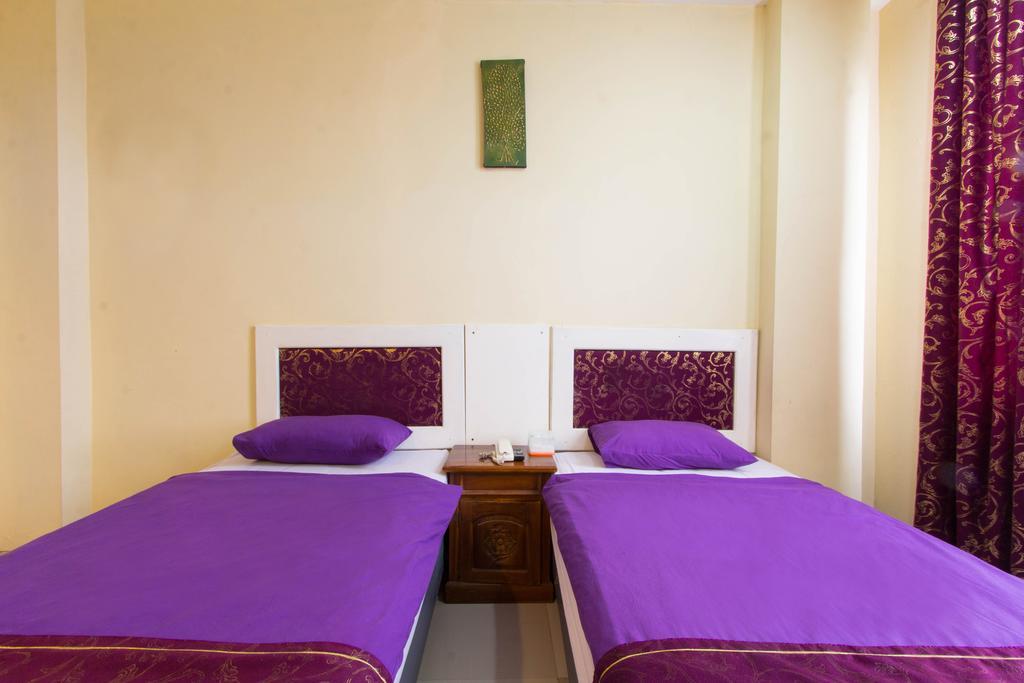 Baturetno Wijaya Imperial Hotel מראה חיצוני תמונה
